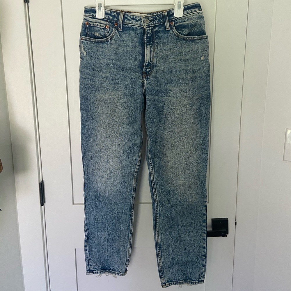High Rise Mom Jeans (A&F Curve Love collection)